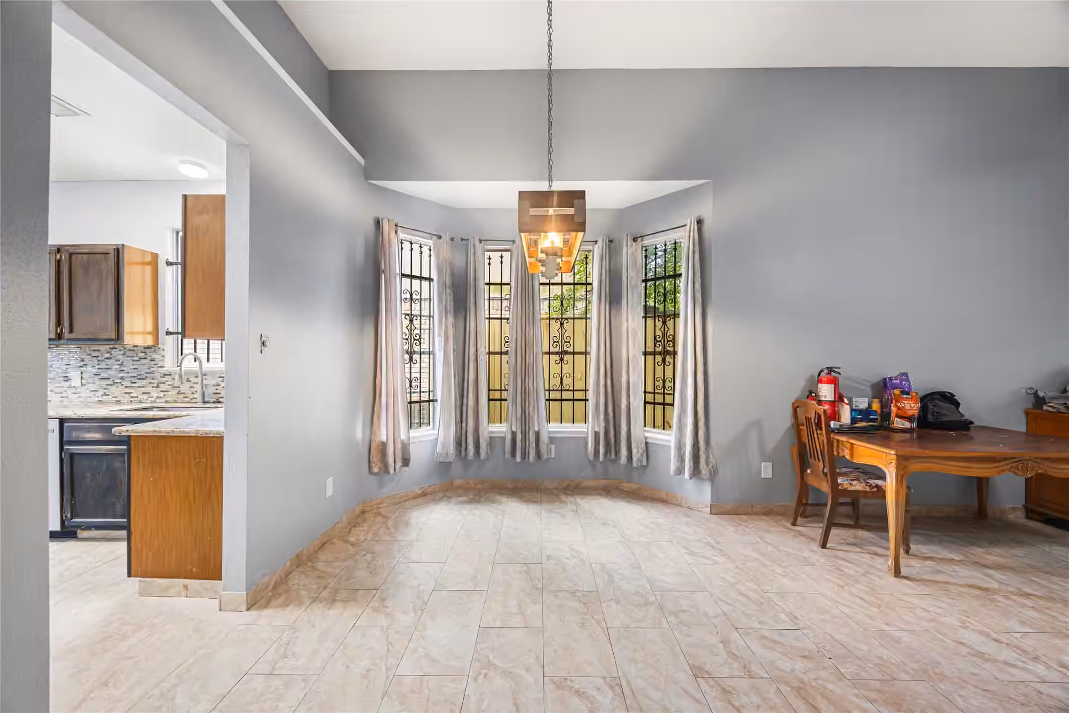 Photo 5 of 8107 Summer Trail Drive, Houston, TX