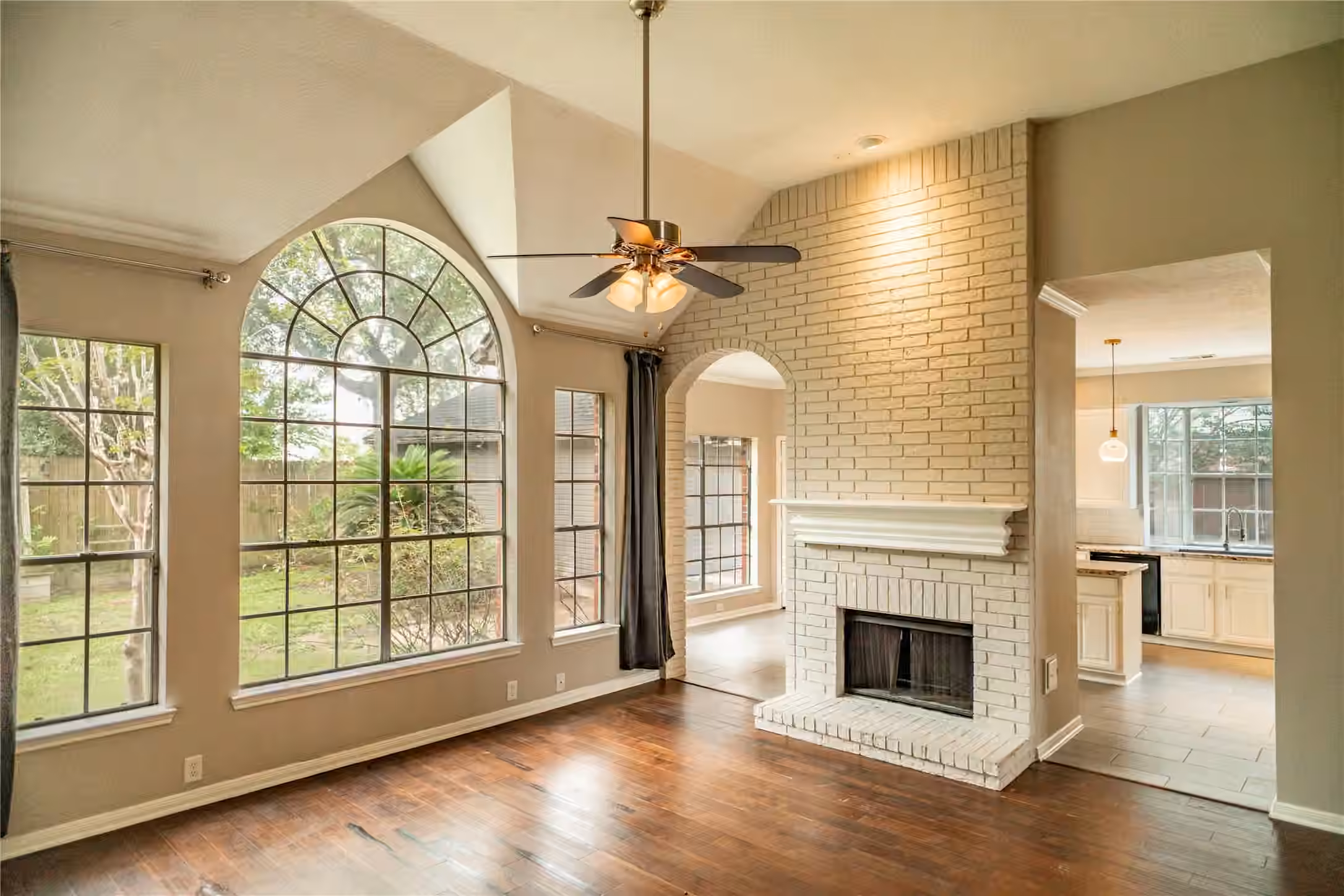 Photo 7 of 3523 Ashlock Drive, Houston, TX