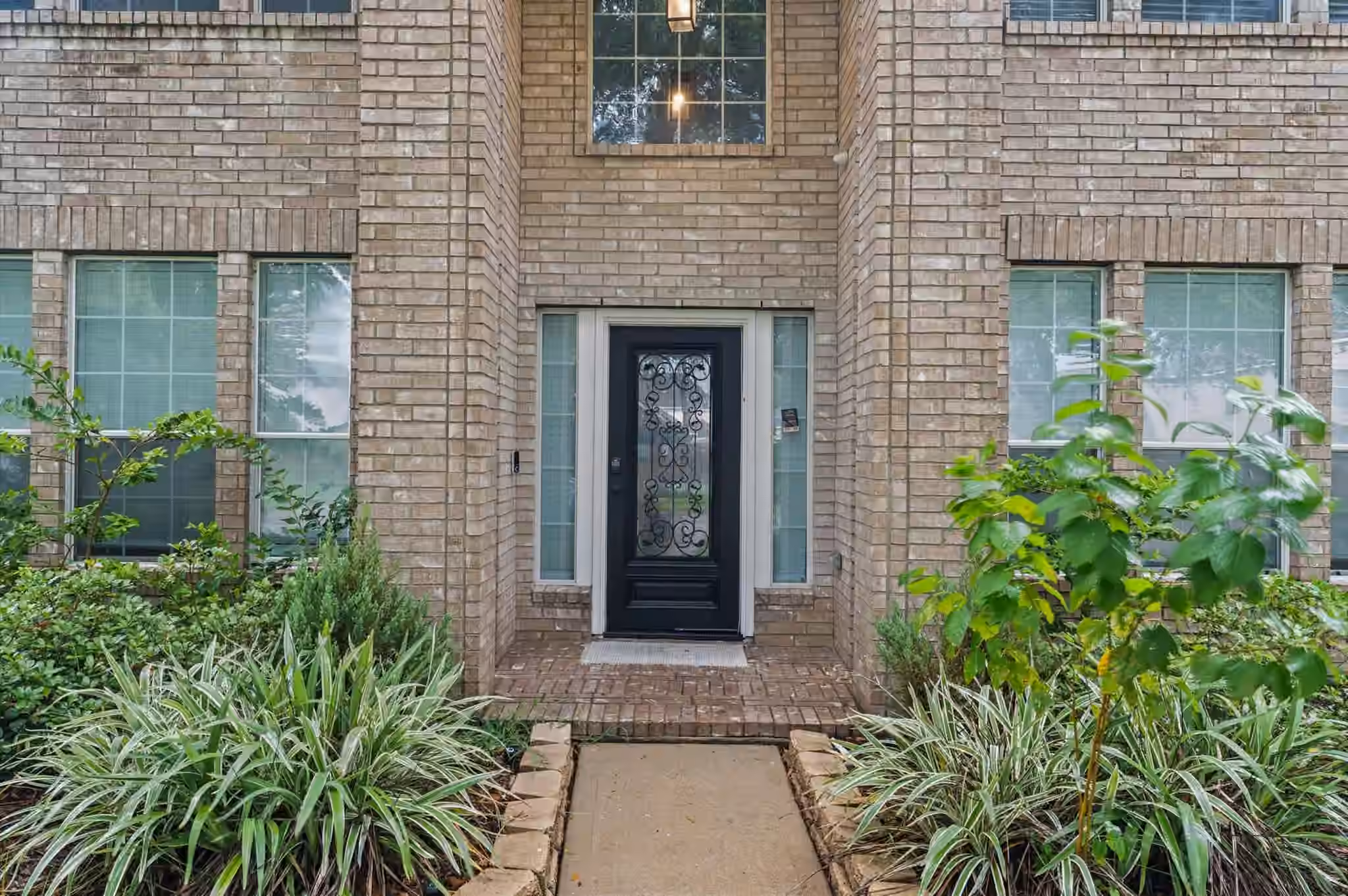 Photo 3 of 10201 Forest Spring Lane, Pearland, TX