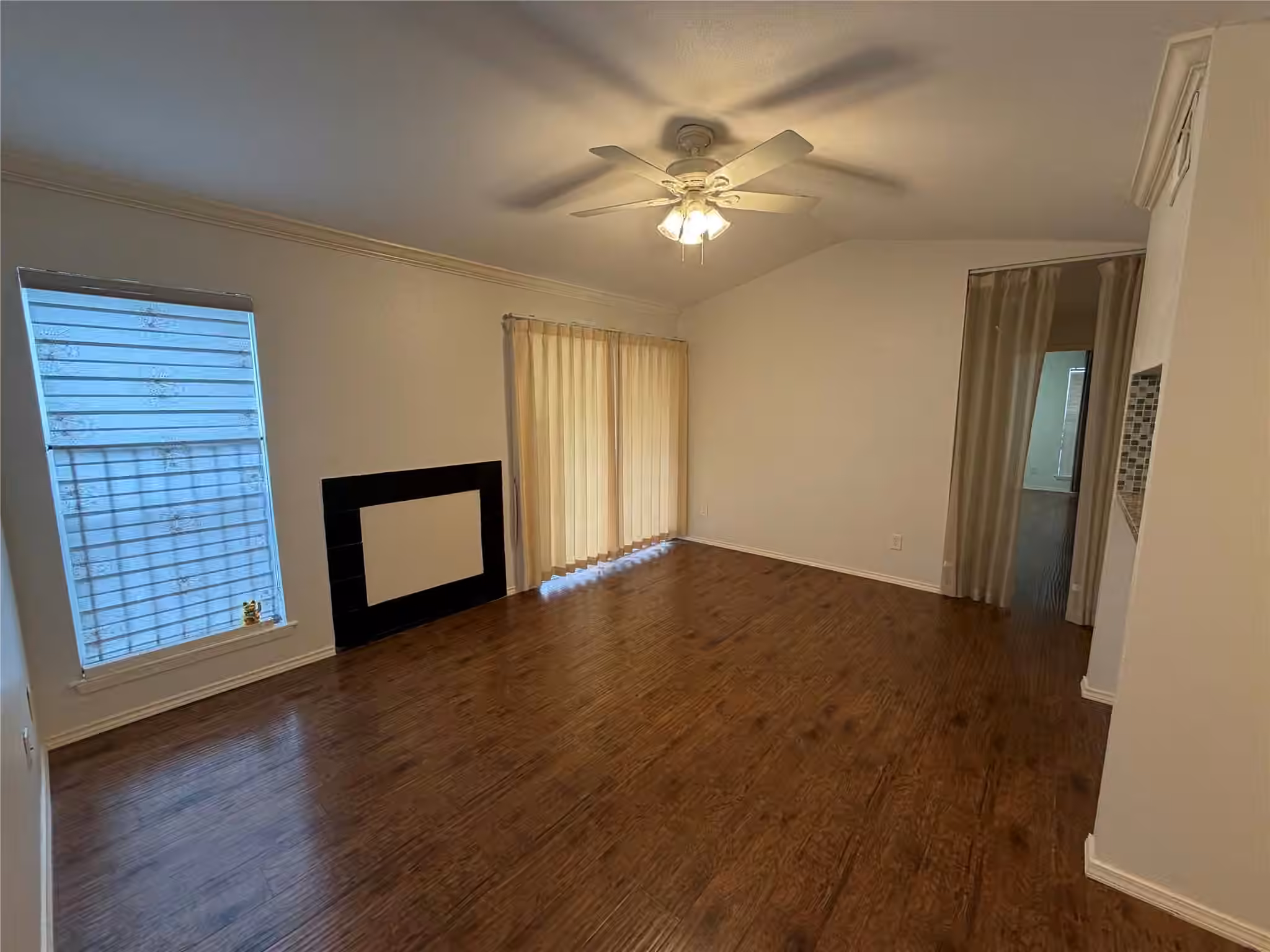 Photo 5 of 6602 Harbor Town Drive 308, Houston, TX