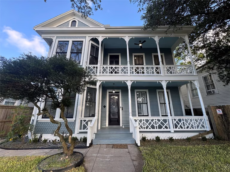 Photo 2 of 3215 Avenue P 1/2, Galveston, TX