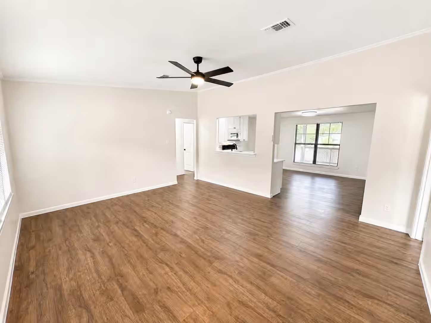 Photo 5 of 272 Lakewood Drive, Trinity, TX