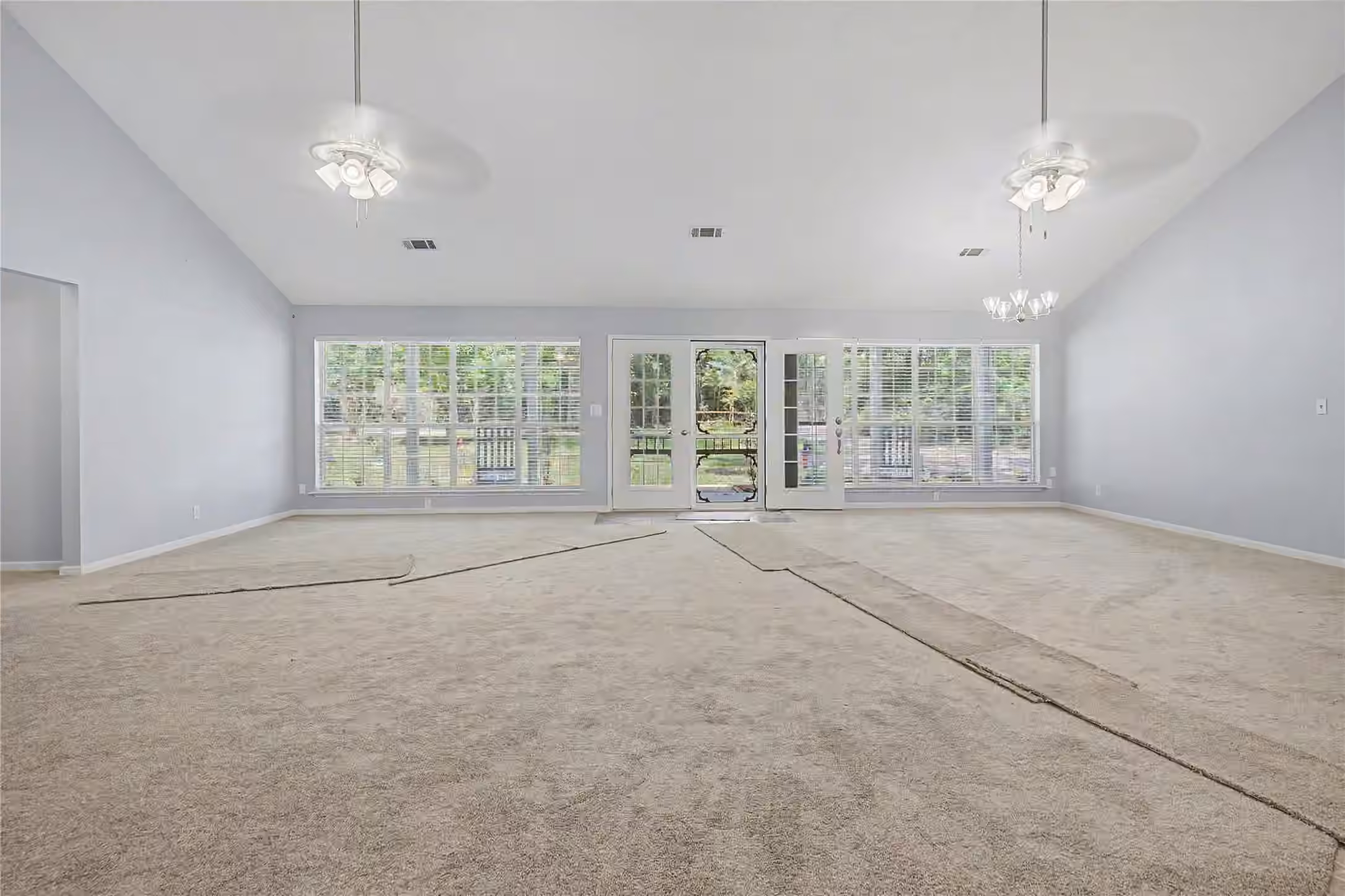 Photo 4 of 14715 & 14719 Cedar Lane Loop, Willis, TX