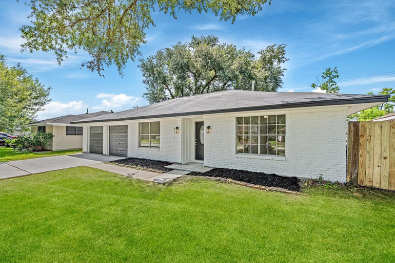 Photo 5 of 111 Princess Drive, Houston, TX