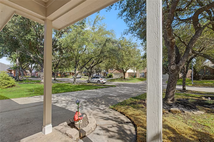 Photo 5 of 2514 Braley Park Lane, Conroe, TX