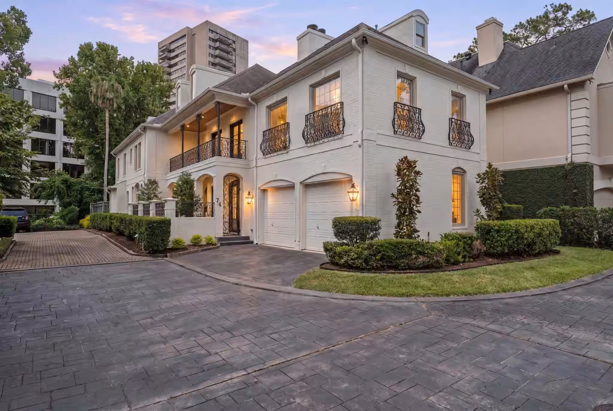 Photo 2 of 74 Briar Hollow Lane, Houston, TX