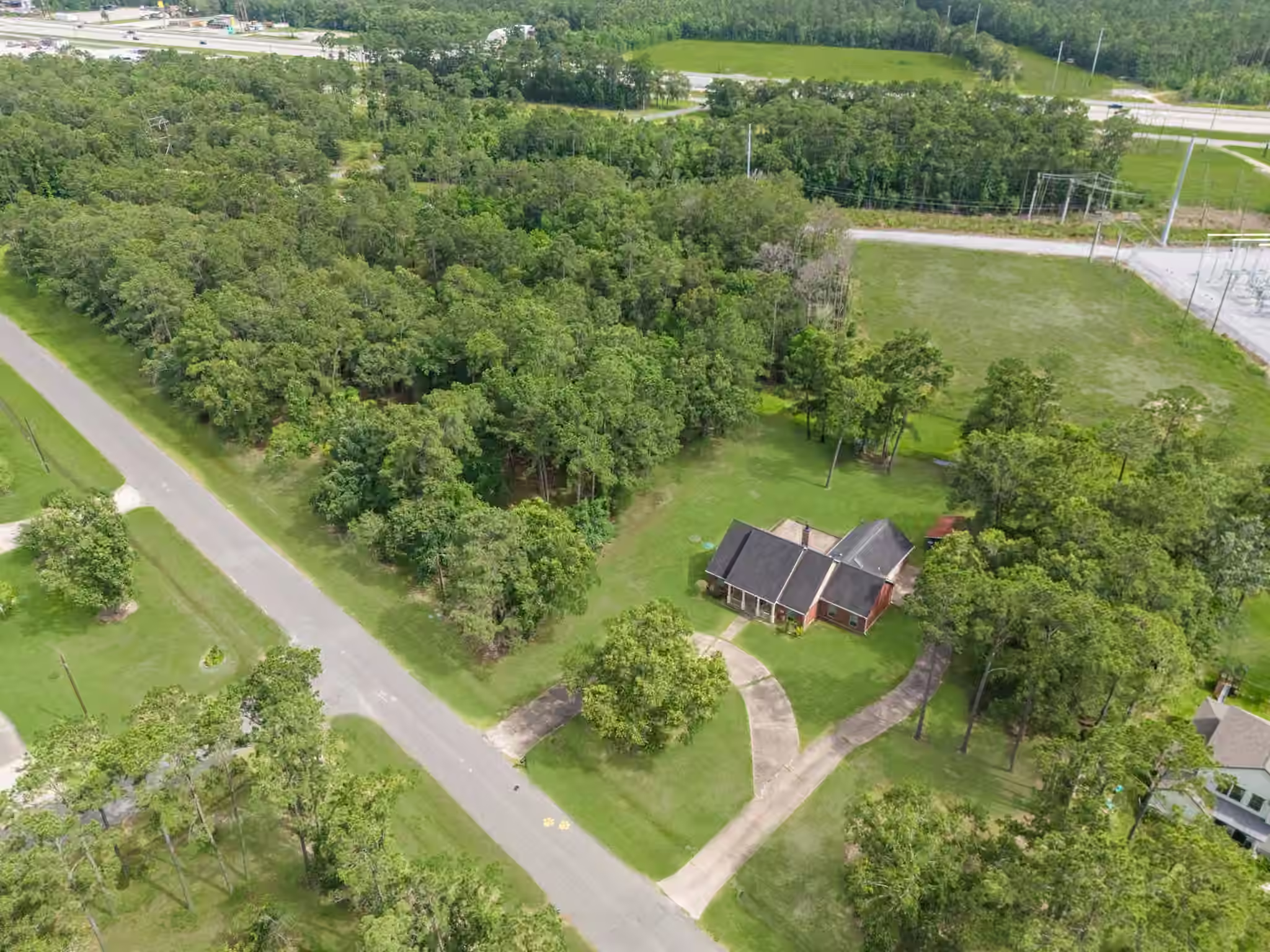 Photo 2 of 205 Mohawk Lane, Wallisville, TX