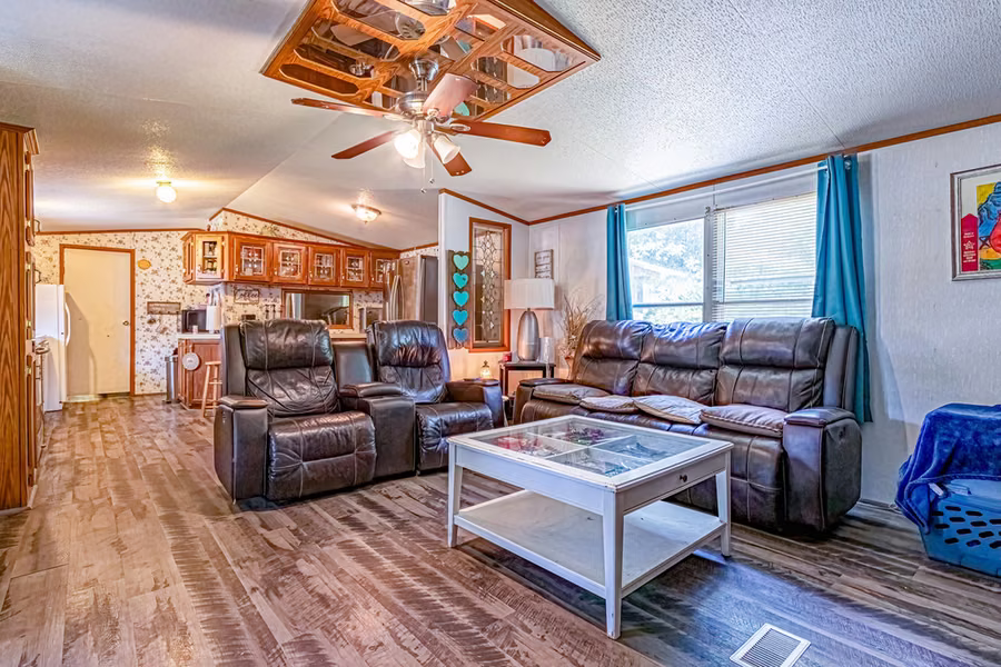 Photo 3 of 217 Ridgeside, Montgomery, TX