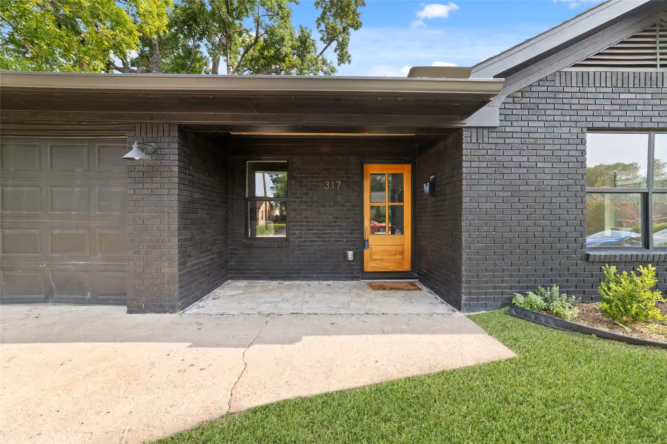 Photo 2 of 317 Kelley Street, Houston, TX