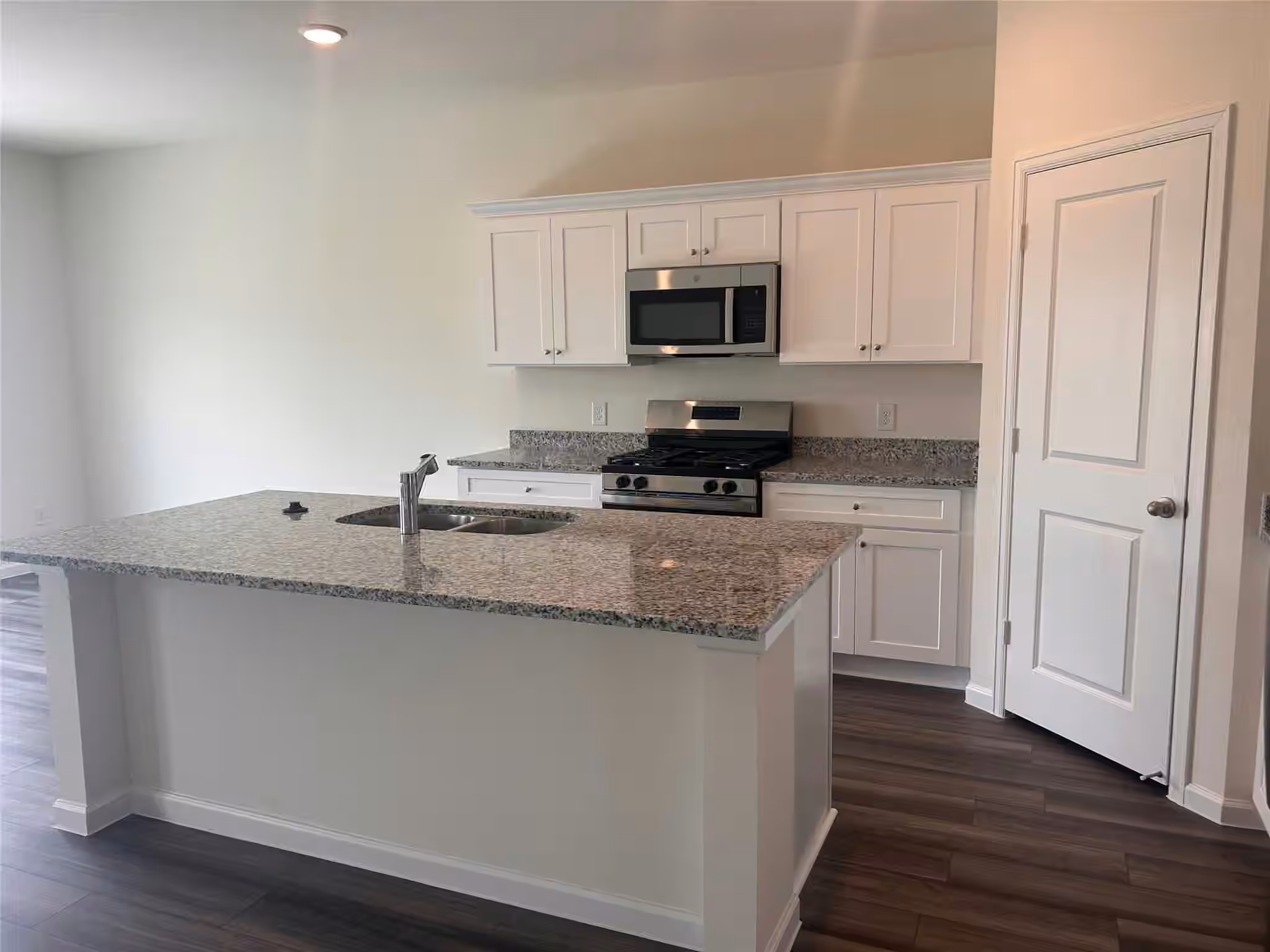Photo 2 of 1016 Daybreak Drive, Brookshire, TX