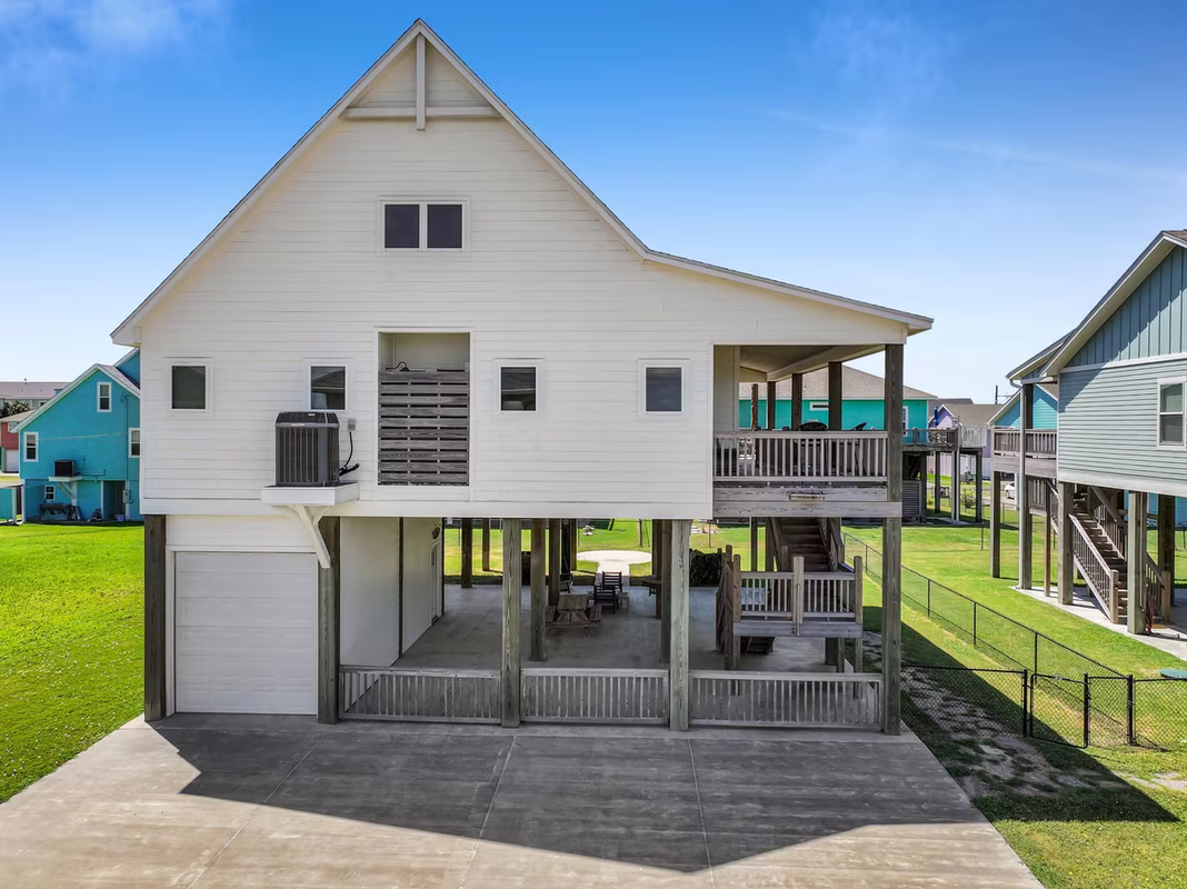Photo 3 of 2312 Antigua Circle, Crystal Beach, TX