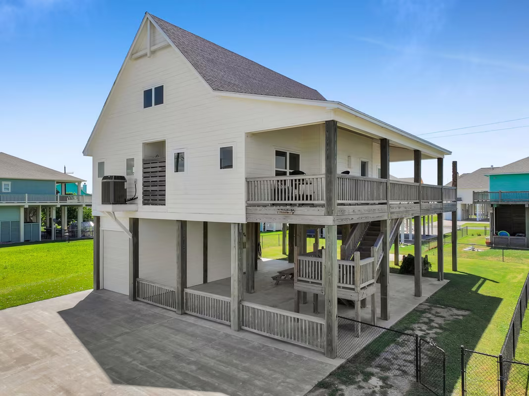 Photo 7 of 2312 Antigua Circle, Crystal Beach, TX