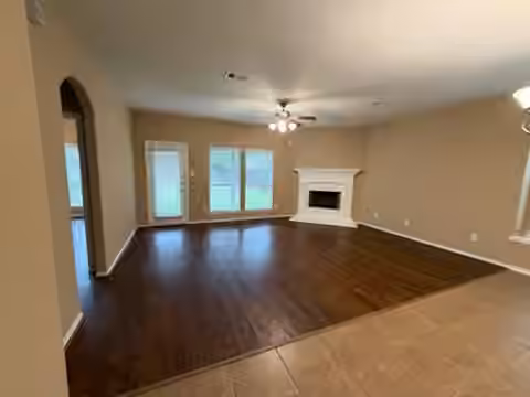 Photo 3 of 1092 Shadow Glenn Drive, Conroe, TX