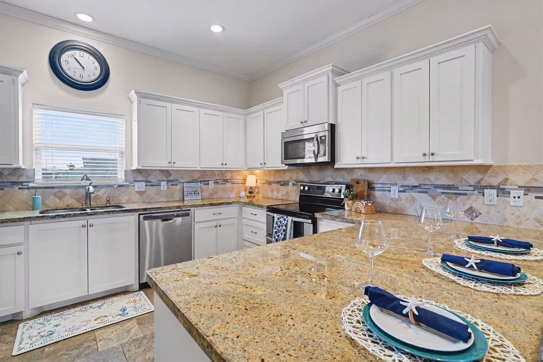 Photo 4 of 437 Pompano Street, Bayou Vista, TX