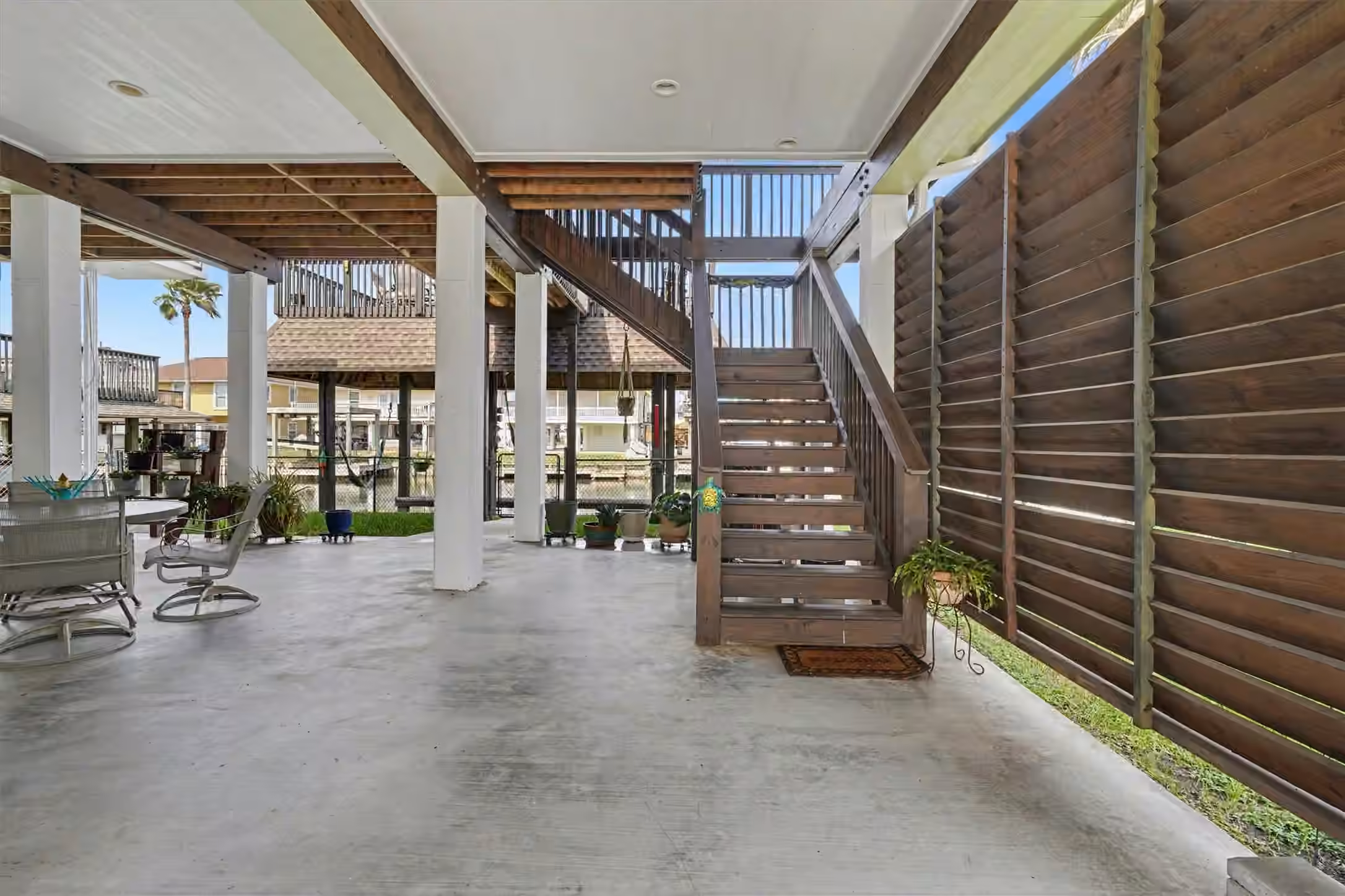 Photo 5 of 437 Pompano Street, Bayou Vista, TX
