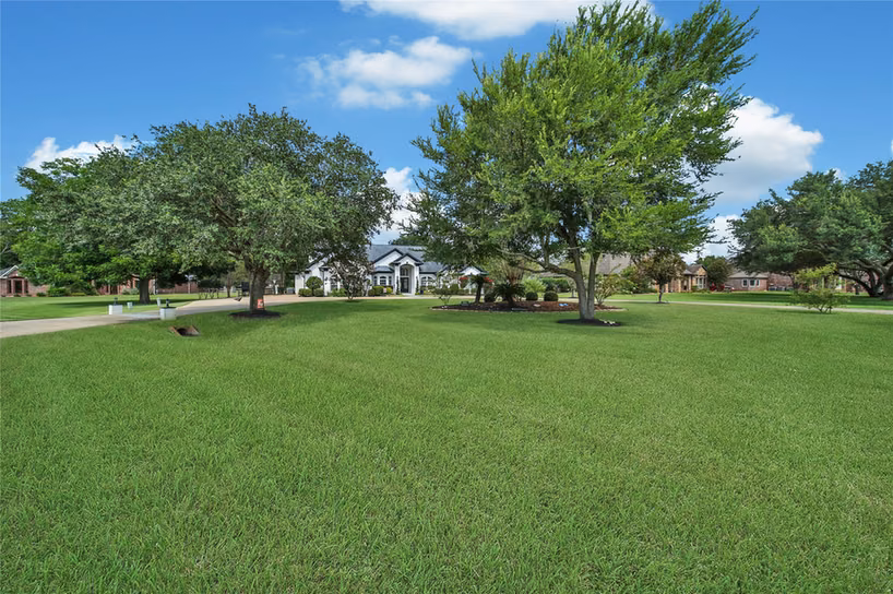 Photo 5 of 3531 Woodbine Drive, Fulshear, TX