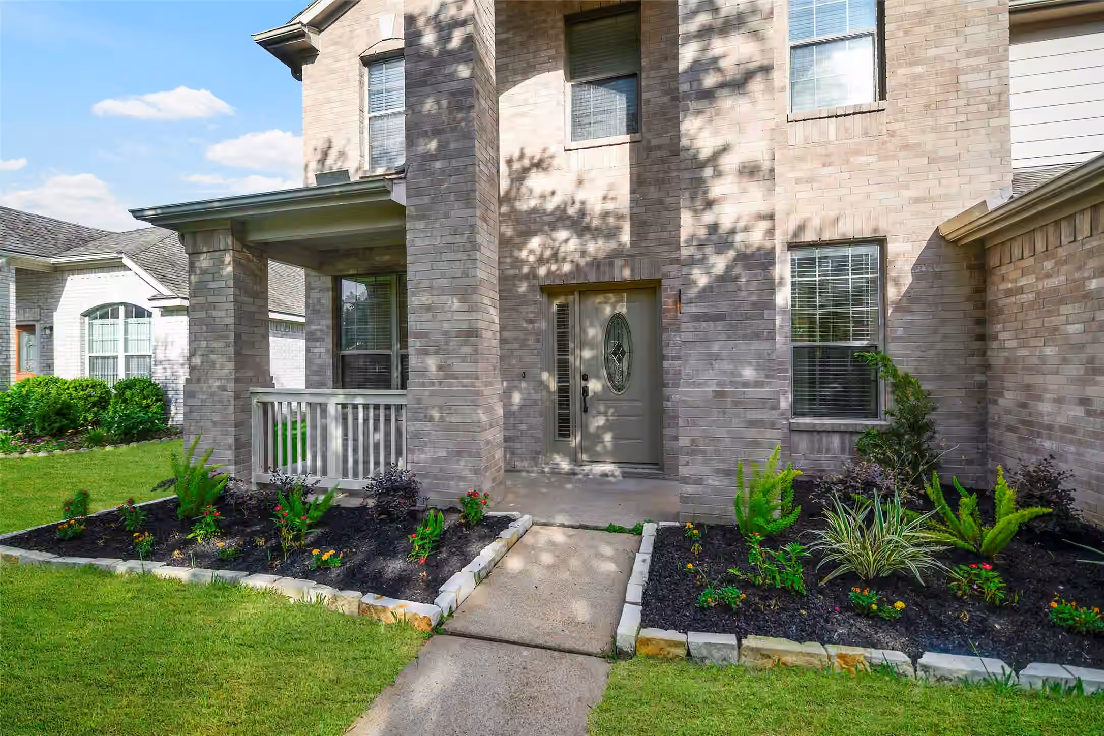 Photo 2 of 5227 Meadow Canyon Drive, Sugar Land, TX