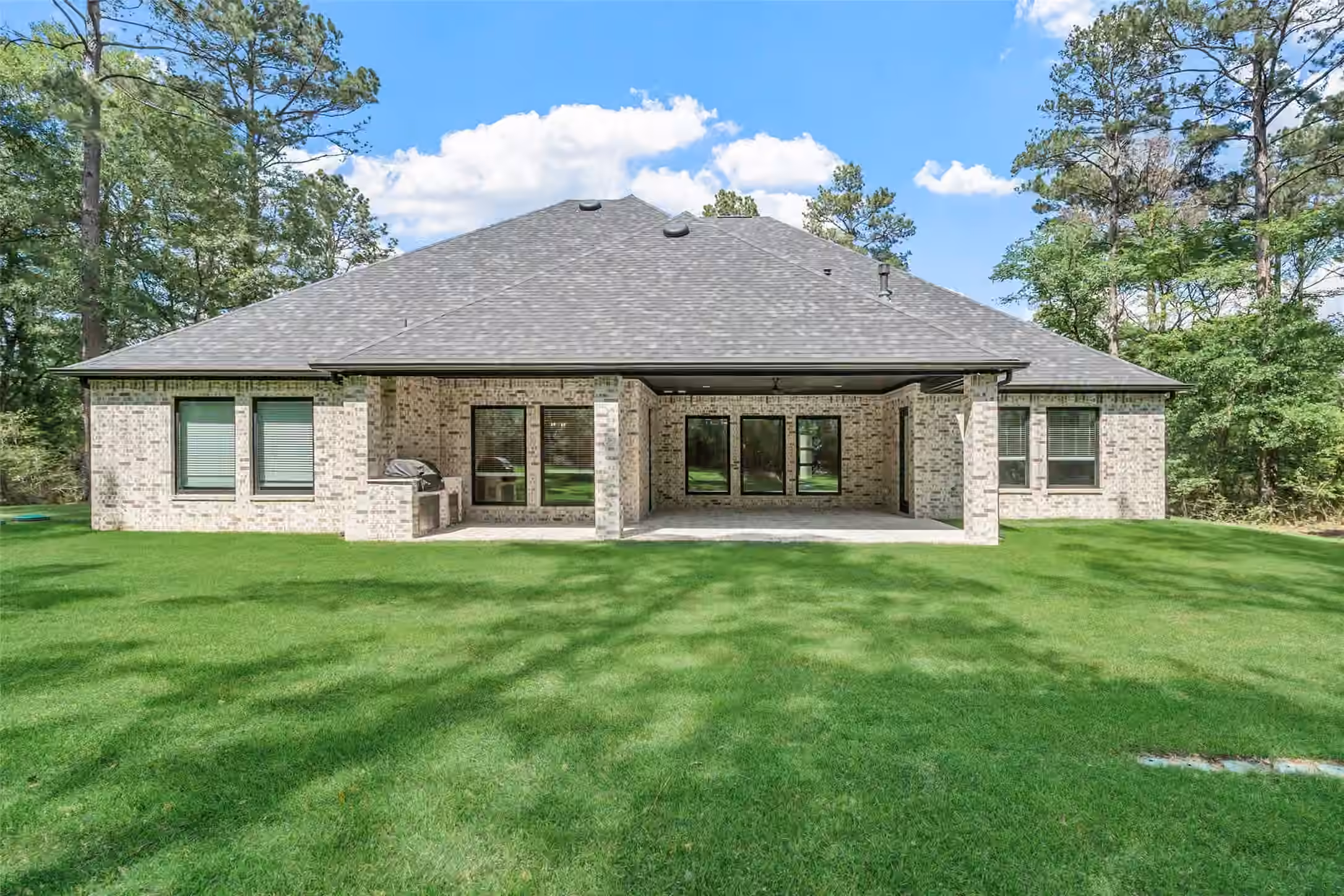 Photo 5 of 8680 Cedar Meadow Ln Lane, Plantersville, TX