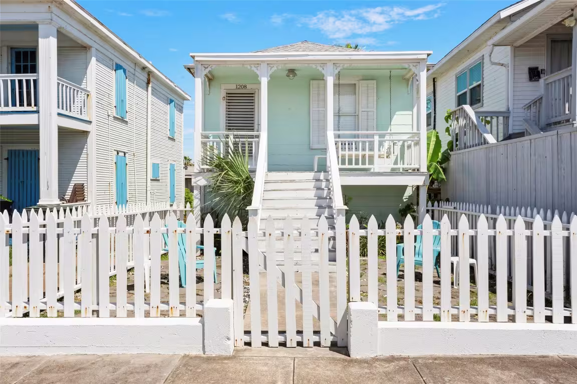Photo of 1208 Ursuline St Street, Galveston, TX