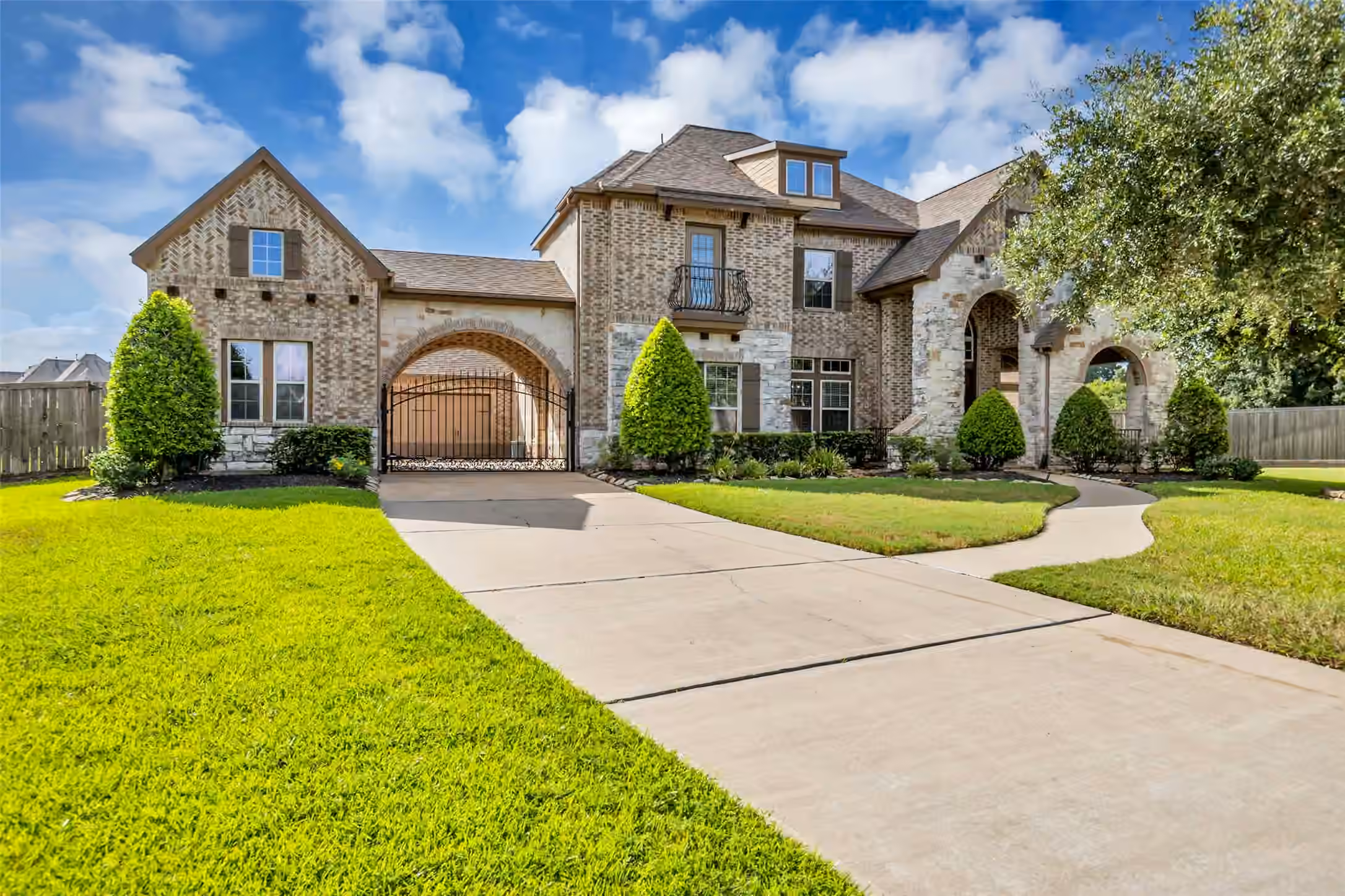 Photo 5 of 17811 Fairhaven Sunrise Court, Cypress, TX