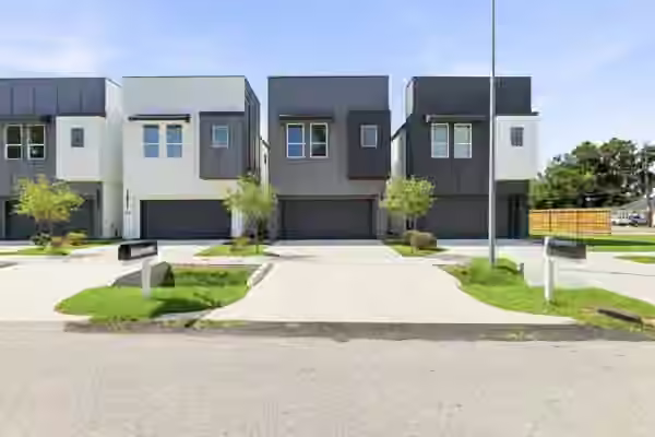 Photo 2 of 106 Luetta Street, Houston, TX