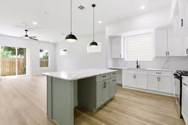 Photo 3 of 106 Luetta Street, Houston, TX