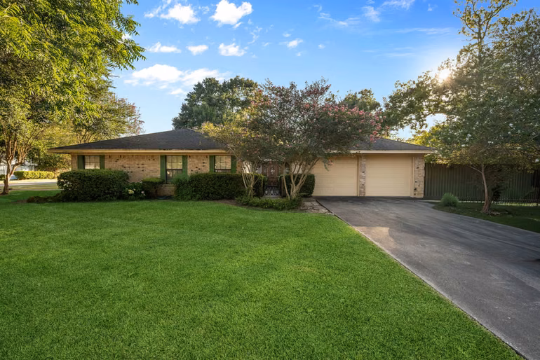 Photo 2 of 210 E Waring Street, Dayton, TX