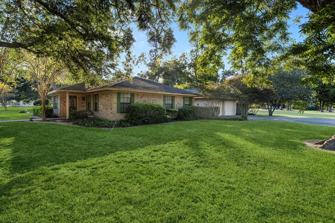 Photo 3 of 210 E Waring Street, Dayton, TX