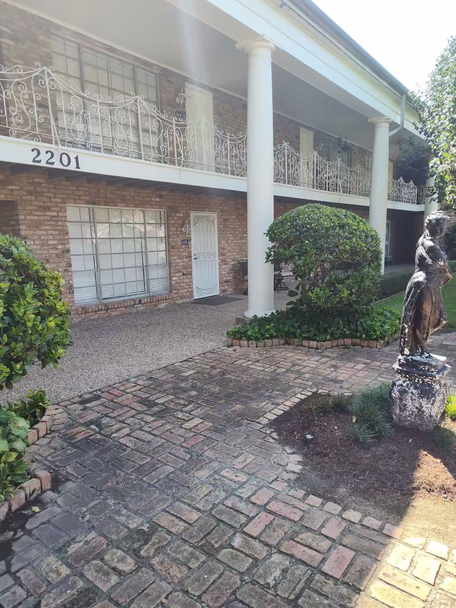Photo 4 of 2201 Fountain View Drive W 14J, Houston, TX