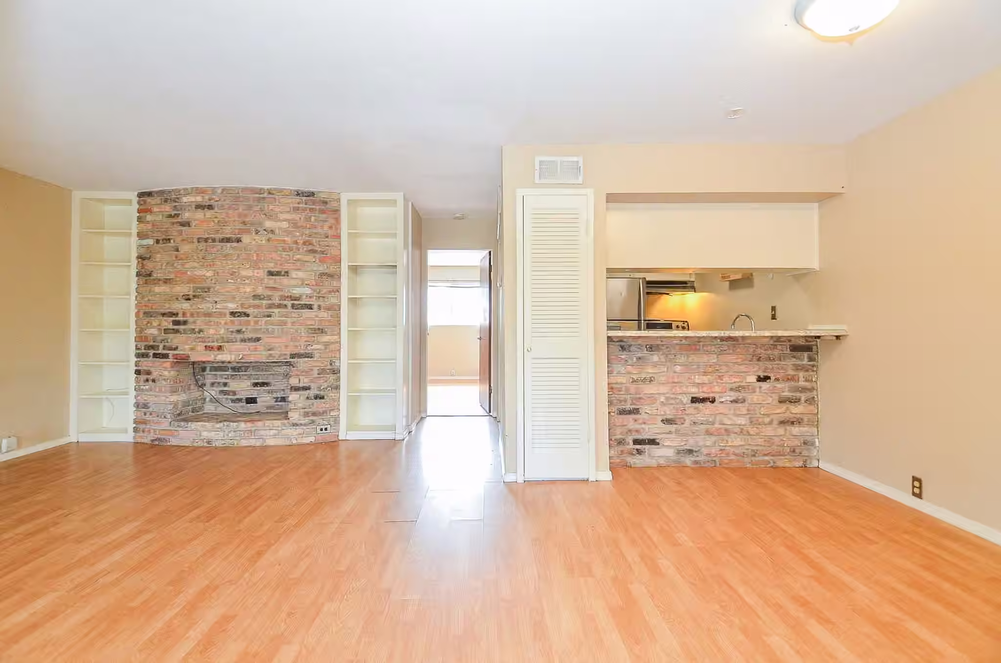 Photo 5 of 2201 Fountain View Drive W 14J, Houston, TX