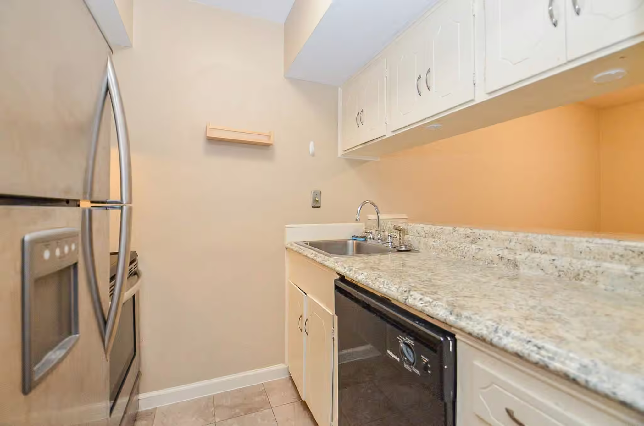Photo 7 of 2201 Fountain View Drive W 14J, Houston, TX