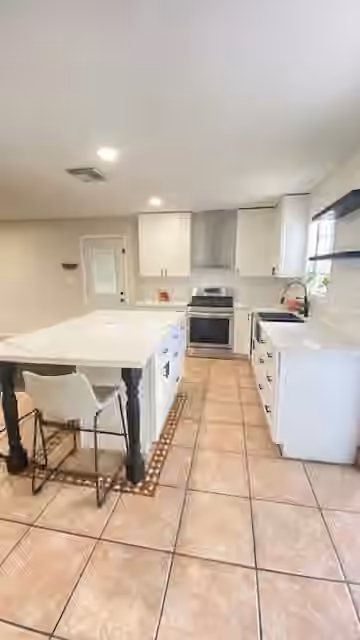 Photo 6 of 1022 Akron Street, Houston, TX