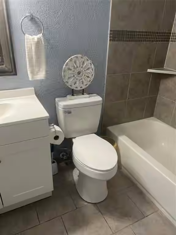 Photo 3 of 12151 Sharpview Drive, Houston, TX