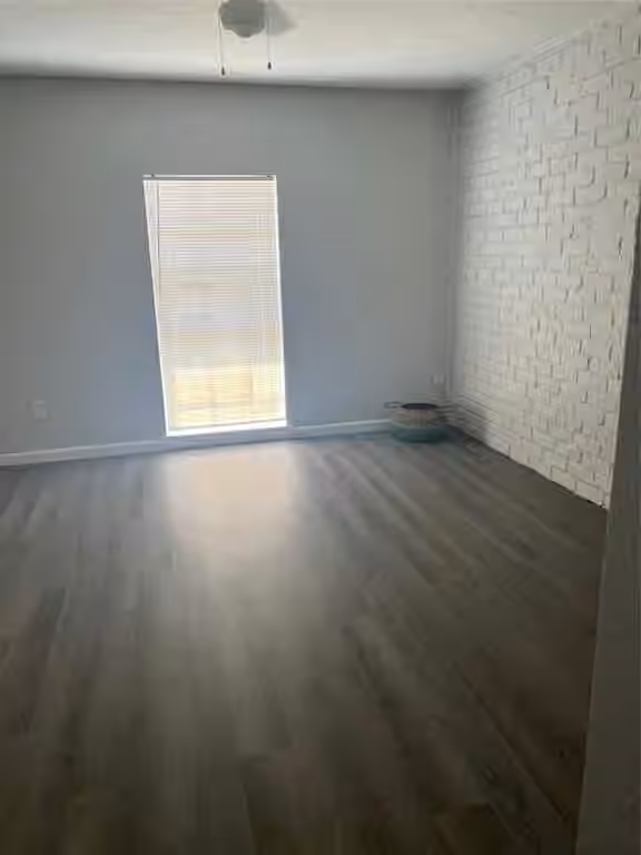 Photo 5 of 12151 Sharpview Drive, Houston, TX