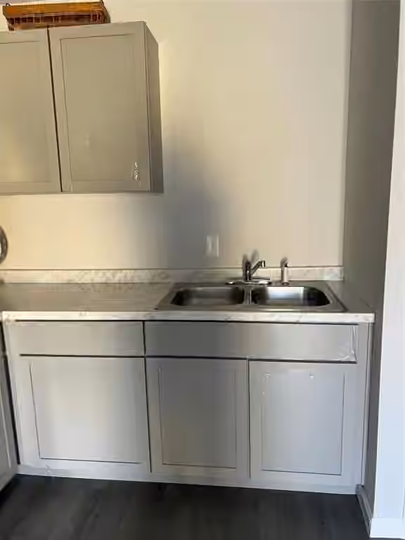 Photo 7 of 12151 Sharpview Drive, Houston, TX