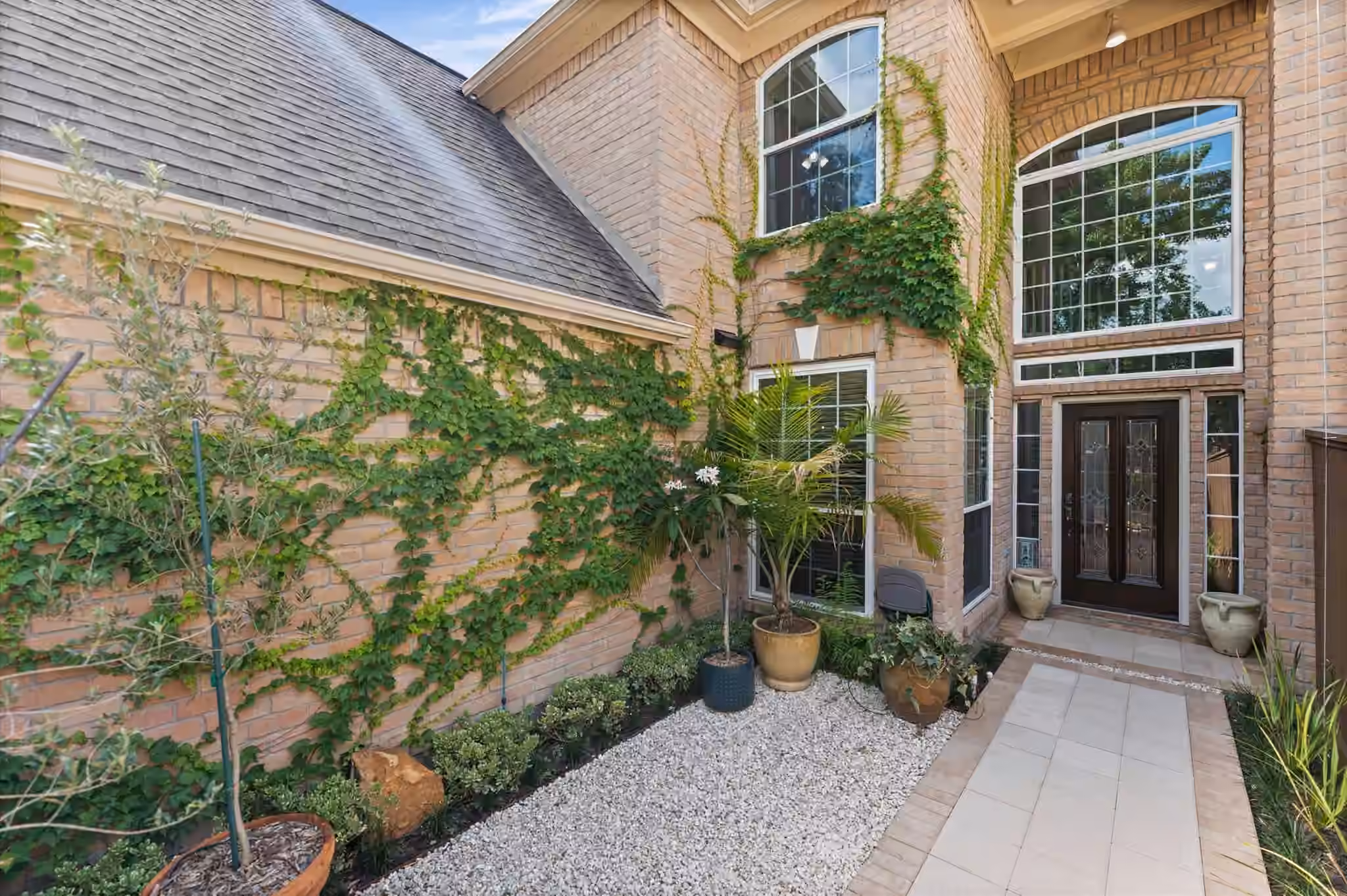 Photo 3 of 8003 Oakwood Hollow Street, Houston, TX