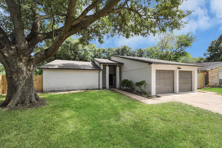 Photo 3 of 1019 Summers Drive, Missouri City, TX