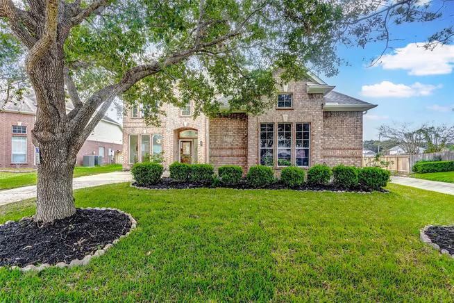 Photo 4 of 1026 Riverchase Drive, Richmond, TX