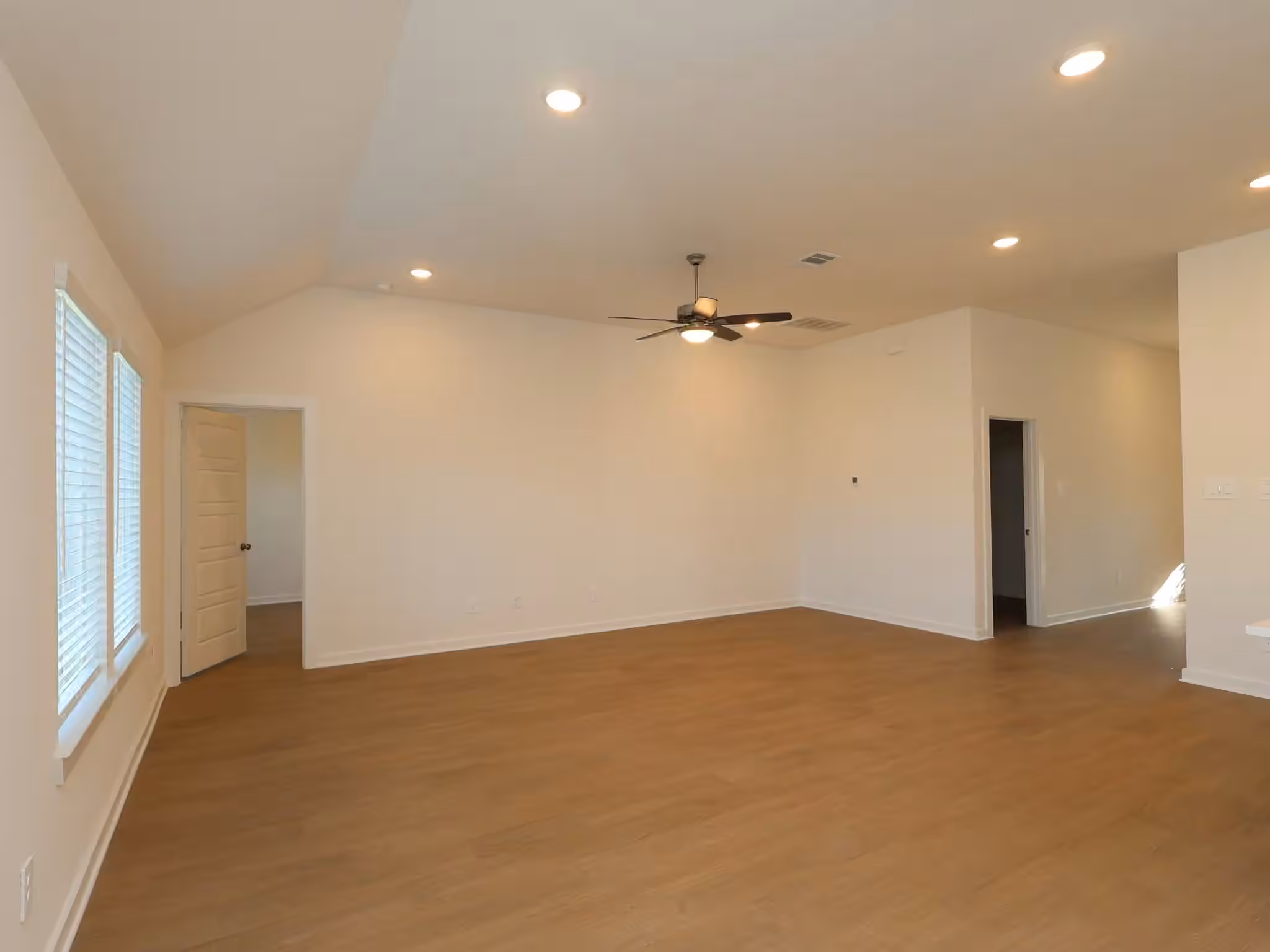 Photo 6 of 160 Wasatch Peaks Way, Willis, TX