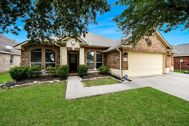 Photo 2 of 9307 Russeff Field Lane, Rosenberg, TX