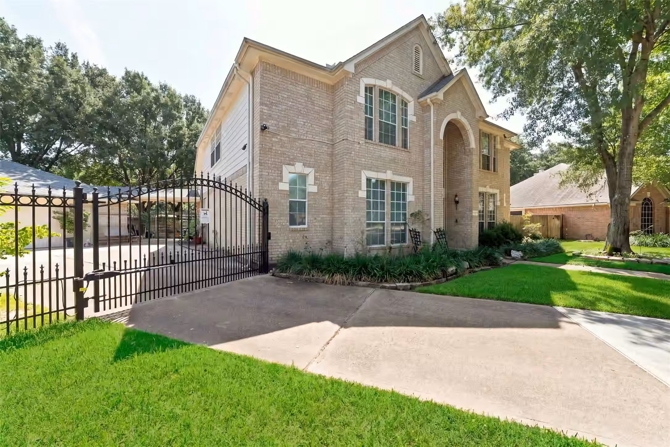Photo 3 of 13002 Brayton Court, Houston, TX