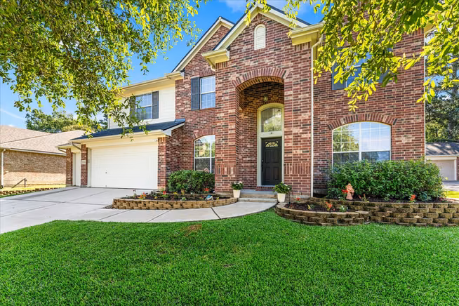 Photo 2 of 1726 Summergate Drive, Conroe, TX
