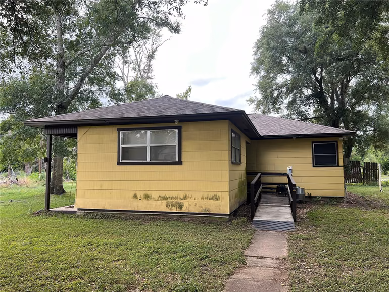 Photo 4 of 502 N Liberty Street, El Campo, TX