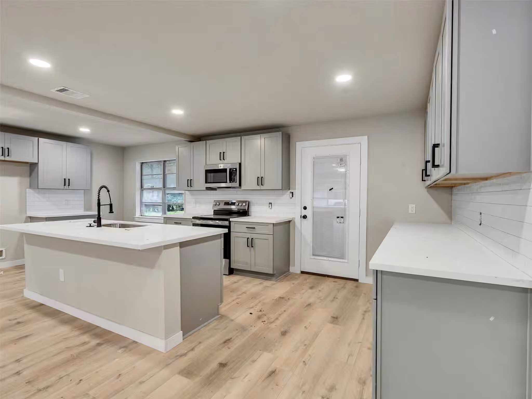 Photo 6 of 3709 Kettering Avenue, Bay City, TX