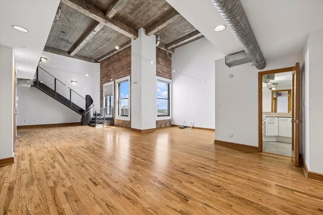 Photo 4 of 915 Franklin Street 9L, Houston, TX