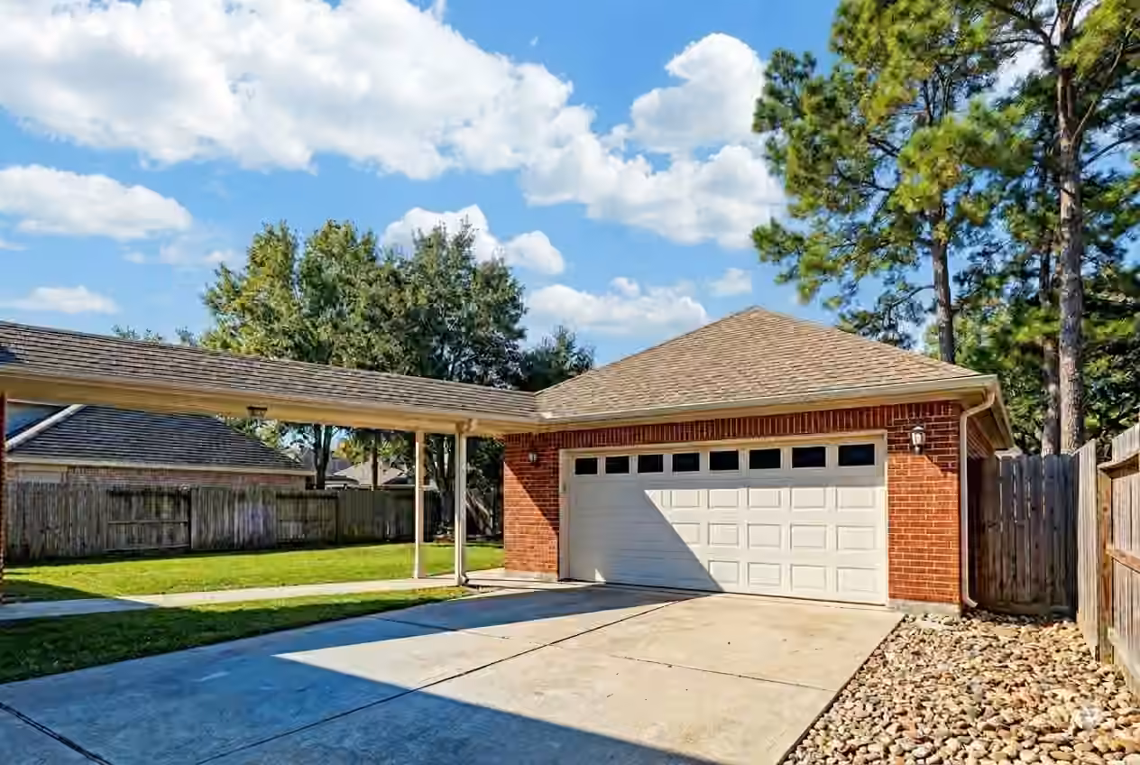 Photo 3 of 6807 Queensclub Drive, Houston, TX
