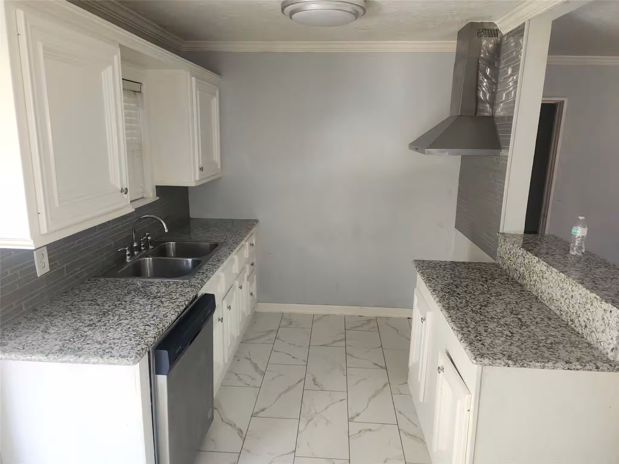Photo 4 of 8159 Redfern Drive, Houston, TX