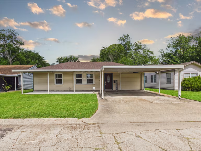 Photo of 505 S Circle Drive, Baytown, TX 77520