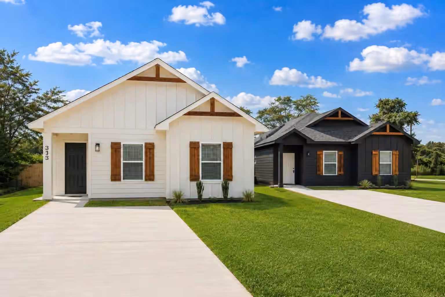 Photo of 313 N Woodson Street, Willis, TX 77378