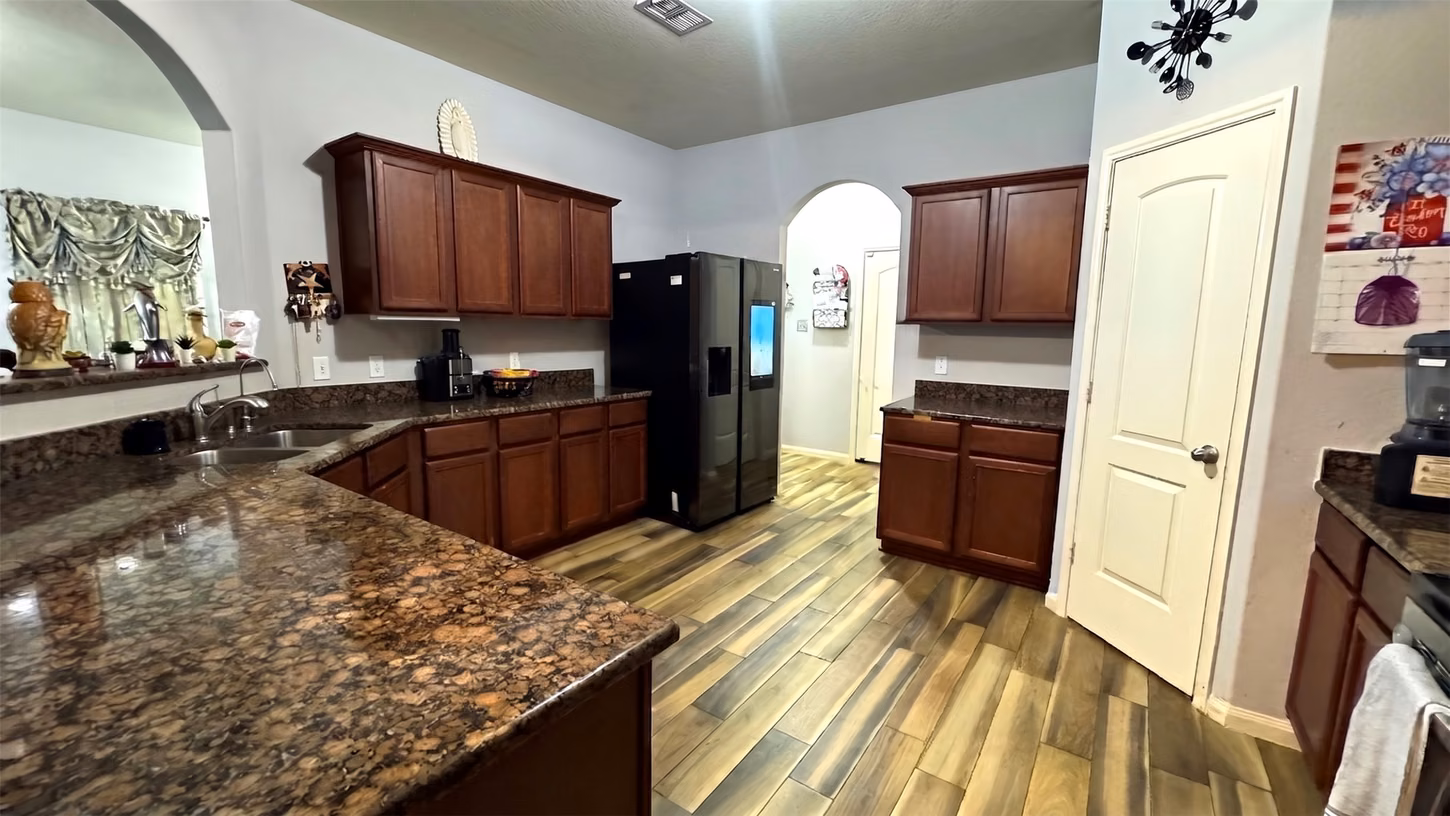 Photo 4 of 10919 Panther Court, Houston, TX
